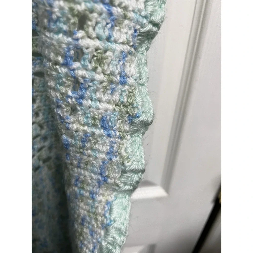 Handmade Crochet Baby‎ Blanket Pastel Green Blue Variegated Scalloped Edge 31x34